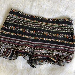 ⭐️Sale! Loft ruffle hem floral design short⭐️